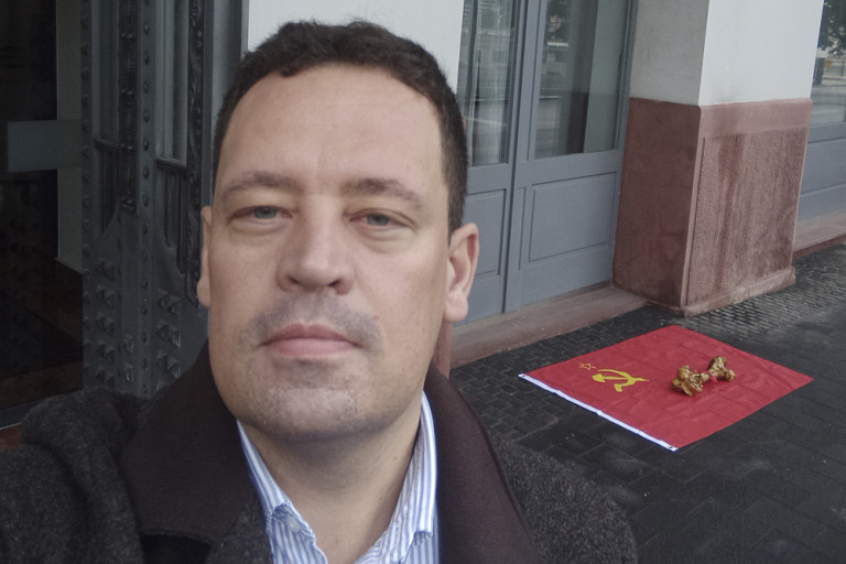 Fideszes közszereplőkről próbálják kideríteni aktivisták, hogy dolgoztak-e a titkosszolgálatoknak 