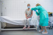 Koronavírus: 197 beteget ápolnak kórházban, közülük hatan vannak lélegeztetőgépen