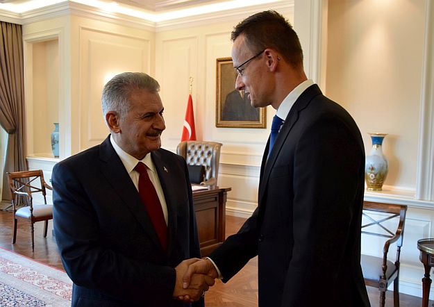 Binali Yildirim török miniszterelnökkel