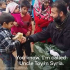 Ez a férfi játékokat csempészik a szír gyerekeknek