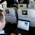 Egyre több légitársaság tiltja be a laptopozást