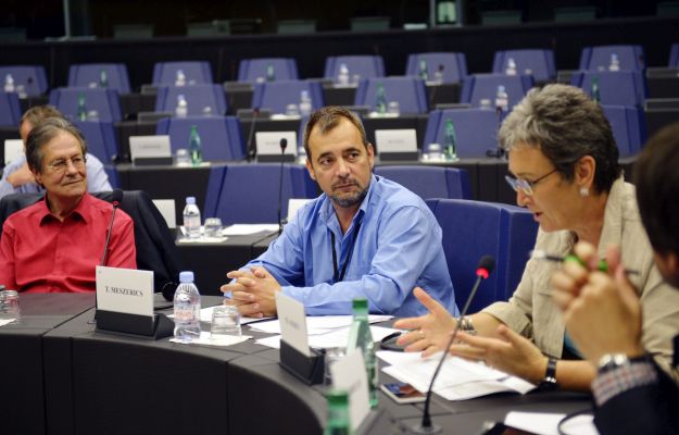 Az LMP-s Meszerics Tamás az Európai parlamentben