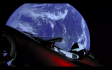 Csodálatosan forog Musk Teslája az űrben