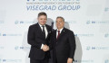 Orbán „olvas a jelekből”, ezért biztos abban, hogy Soros György állhat a szlovákiai események mögött
