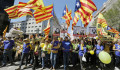 Hivatalos rendőrségi tájékoztatás szerint 315 ezren vonultak utcára vasárnap Barcelonában
