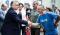Orbán „köszönőkampányba” kezdett
