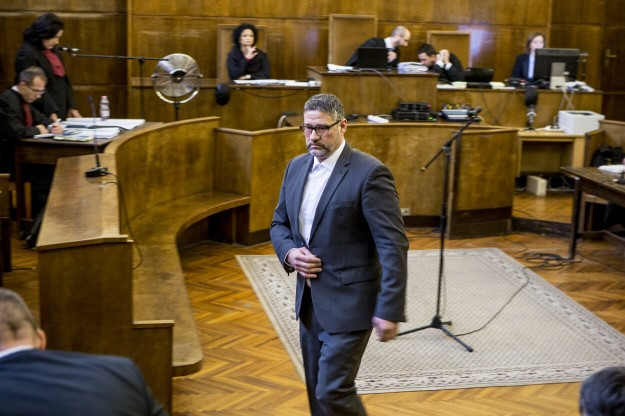 Nem indul újra a Fidesz polgármestere, Simonka György lesz az egyetlen jelölt Pusztaottlakán