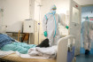Majdnem kétezer koronavírusos betegnek nem jut kórházi ágy Romániában
