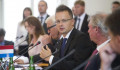 Magyarország külügyminisztere már mindennap lehazugozza valamelyik közvetlen külföldi partnerét