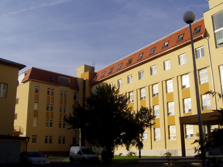 Csak hétköznap 8-tól 4-ig lehet szülni a mosonmagyaróvári kórházban