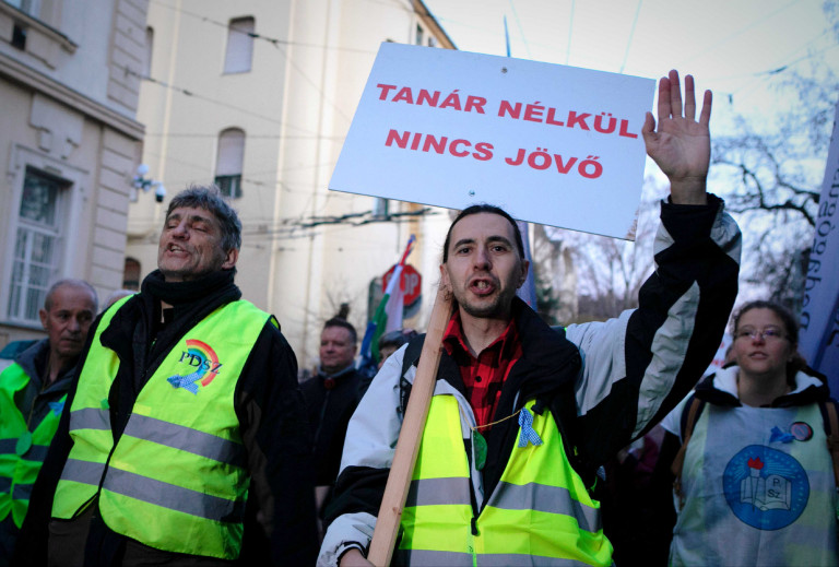 Már háromszáz tanár utasította vissza az ingyen érettségiztetést