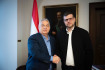 Orbán lecserélte Hende Csabát