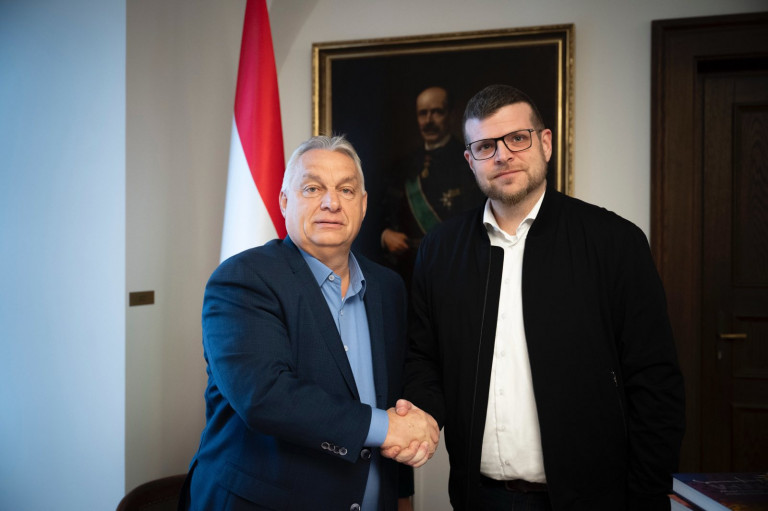Orbán lecserélte Hende Csabát
