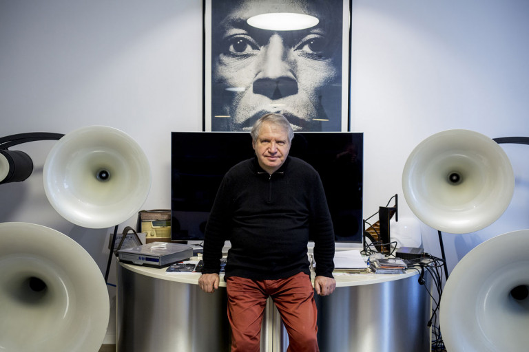 Ugyanúgy hallgatni a Beatlest, mint Stockhausent