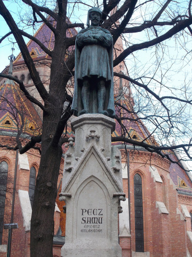 Memorial Well of Samu Pecz by Lajos Berán, Sándy Gyula (architec