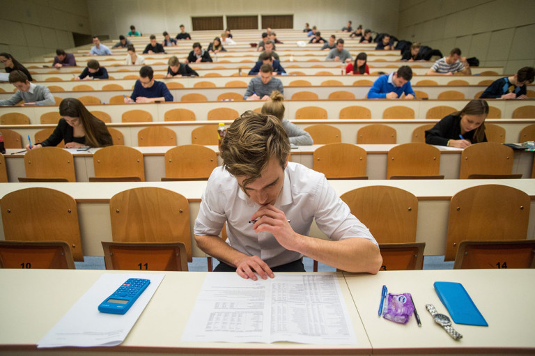 A helyek alig 10 százalékát sikerült feltölteni a kormány Erasmust helyettesítő programjában