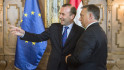 Manfred Weber szerint korai volt felszabadítani a magyar uniós támogatásokat