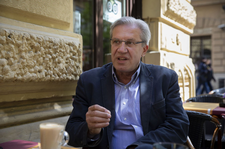 Magyar Bálint: Az alapítványi kiszervezés egy választási csalás része