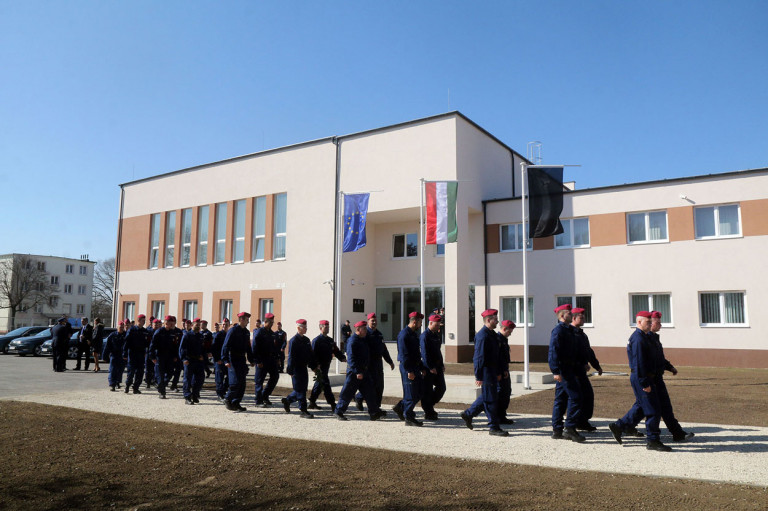Jól megy a NER-es cégeknek a rendőrségi építési közbeszerzéseken  