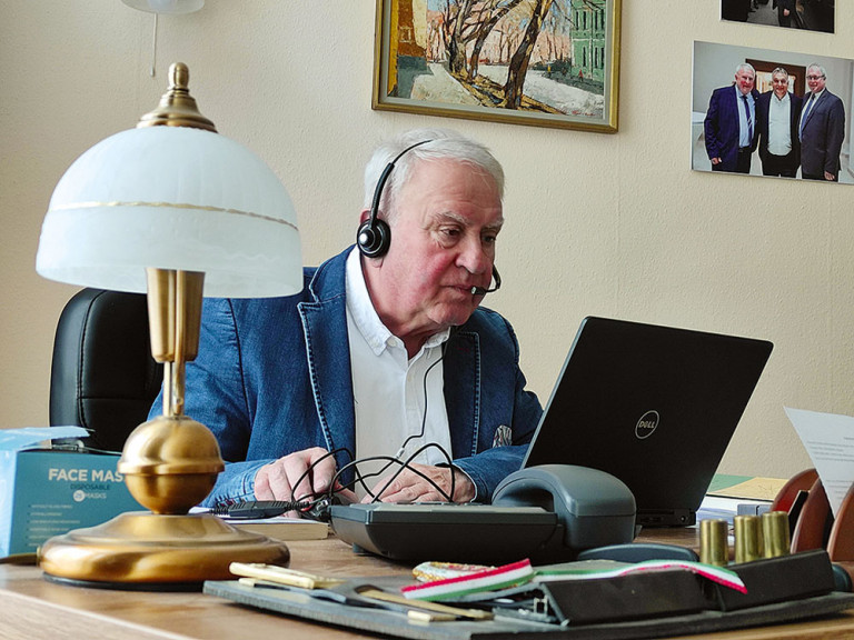 Egy Békés megyei fideszes képviselő és családja a NER-ben