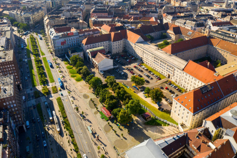 Tébolyda és rokkantkórház is működött a Városháza épületében