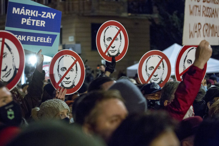 Eddig inkább a Fidesznek kedvezett a háború, de meddig marad ez így?