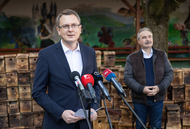 A Dunakanyarban nyomulnak a Rétvári Bence körüli alapítványok