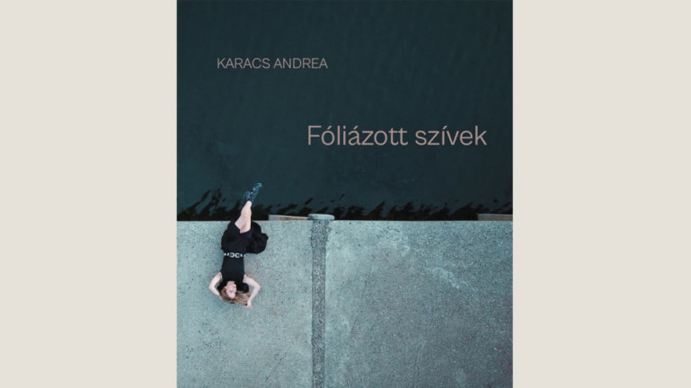 Karacs Andrea: Fóliázott szívek