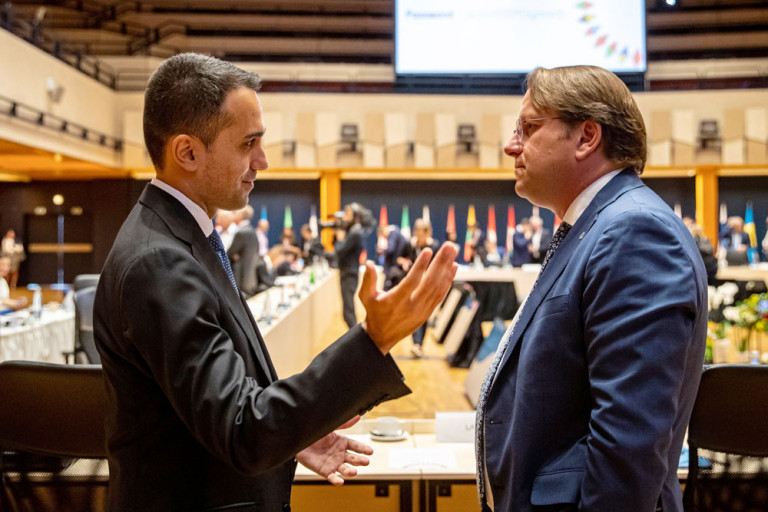 Orbán brüsszeli embere: ki veszi komolyan Várhelyi Olivért? 