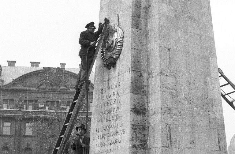 Eltűnhet-e a Szabadság téri szovjet emlékmű?