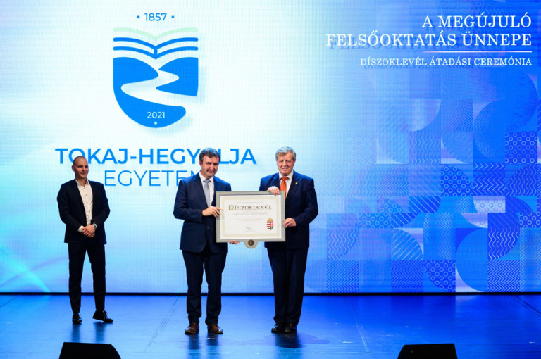 Mit tehet, illetve mit nem az EU a magyar egyetemek szabadságáért?