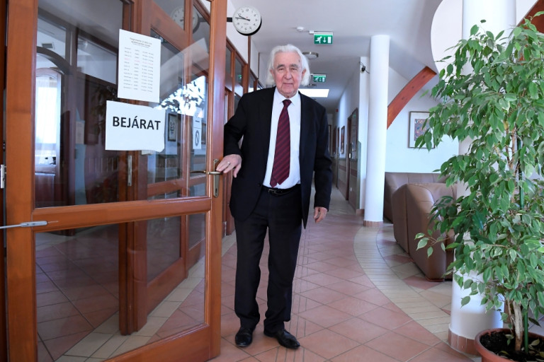 Megdönthetetlen rekordot állított fel a veresegyházi polgármester  