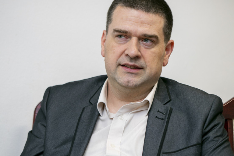 Kiss Ambrus főpolgármester-helyettes: A kormány módszeresen sanyargat