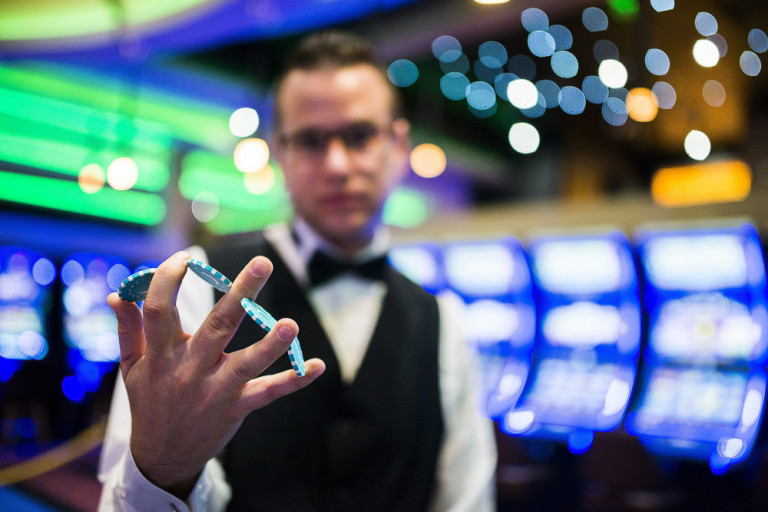 Félkarú rablók  és oligarchák