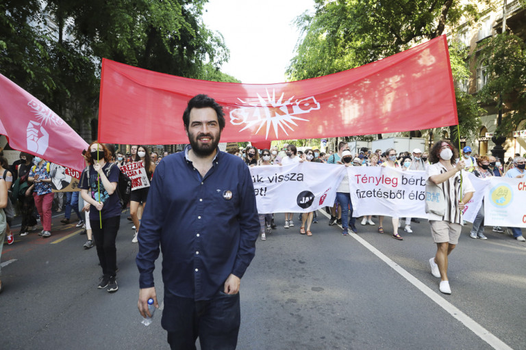 Így állt rá a fideszes propaganda Jámbor Andrásra és a Szikra Mozgalomra