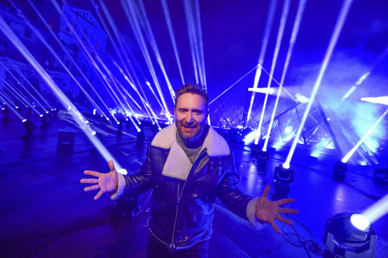 David Guetta pontosan tudja, mi kell az ő népének