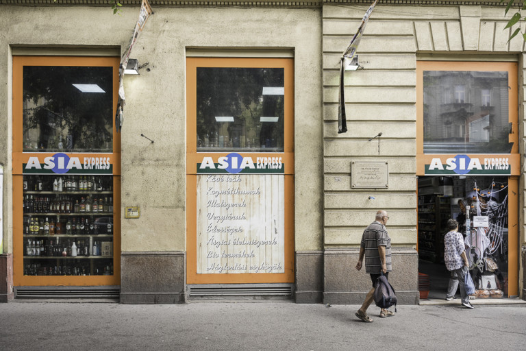 Hogyan tudnak hatékonyak lenni a Budapesten gombamód szaporodó ázsiai üzletek?