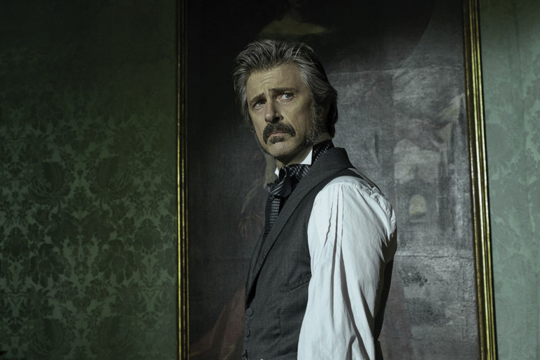 A Netflix A párduca folyton rájátszik Visconti remekművére, de folyton elrontja