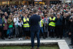 Két-három mondat után megnyíltak