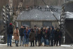 Turistaként Auschwitzban: hogyan lehet így átélni a múltat, felidézni az emberi sorsokat? 