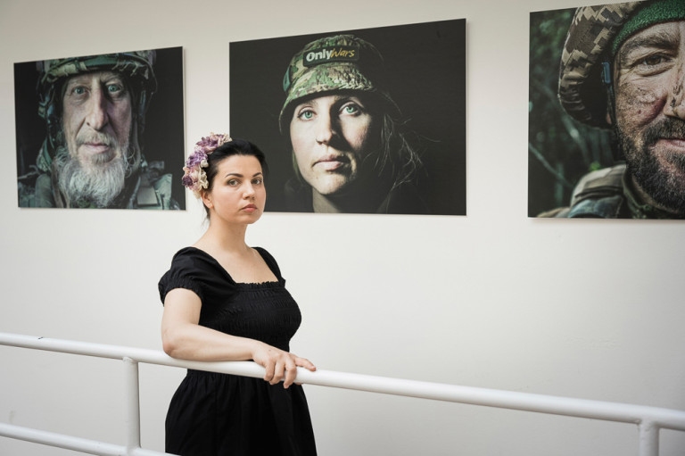 „A képeim nem elsősorban Ukrajnáról, inkább általánosságban az emberiségről szólnak” 