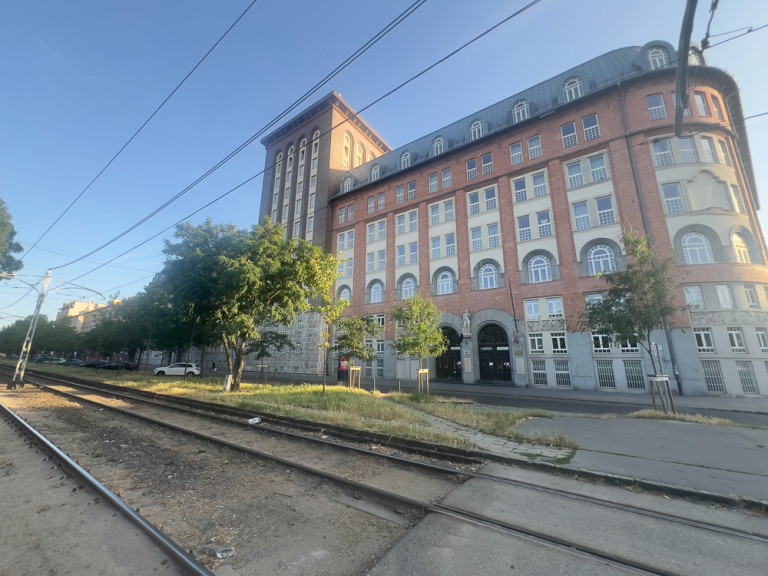 Fiumei út 19.