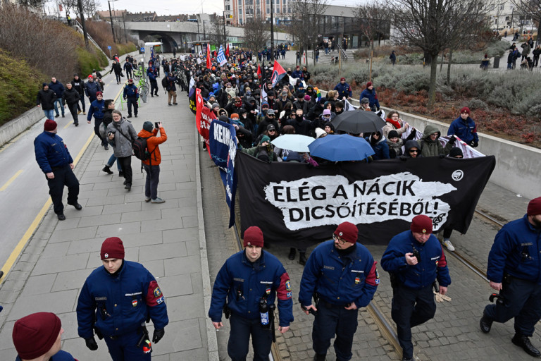 Csak a nácikat ne!