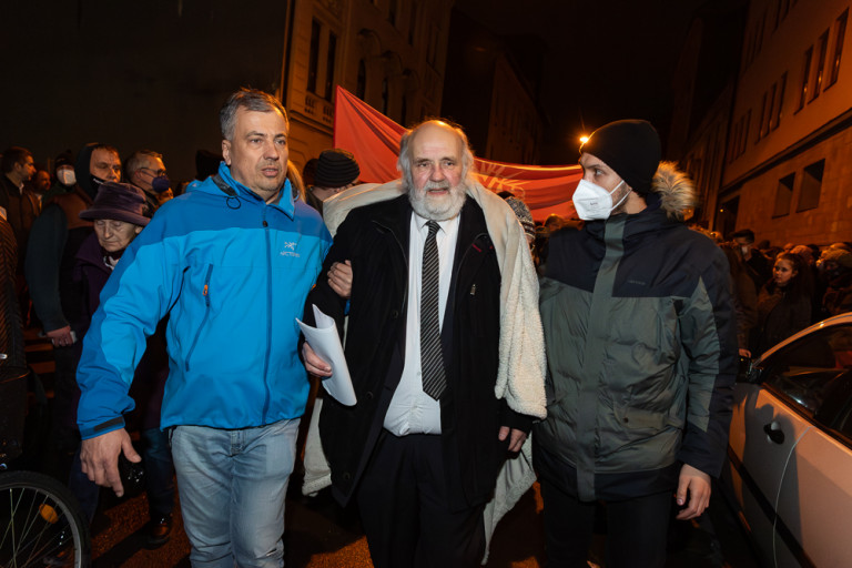 Az Iványi Gábor elleni ítéletről: a hatóságok, hivatalok hűen asszisztáltak Orbán kíméletlen bosszújához