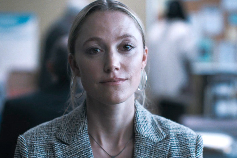 A kéz, amely a bölcsőt ringatja 