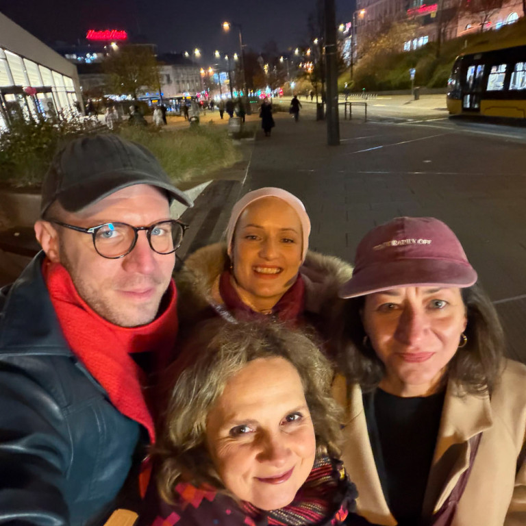 „Mint a mesében”  