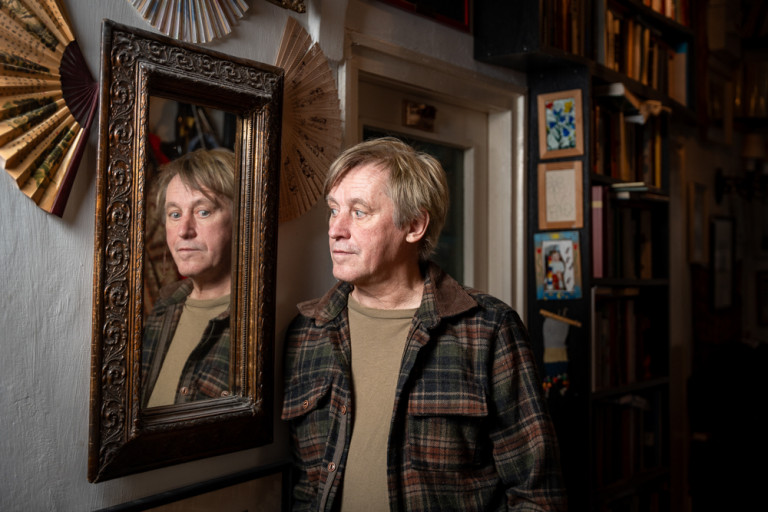 Háy János: A szerelem, a szeretni tudás felerősítése csökkenti az államok és nagyvállalatok rémuralmát