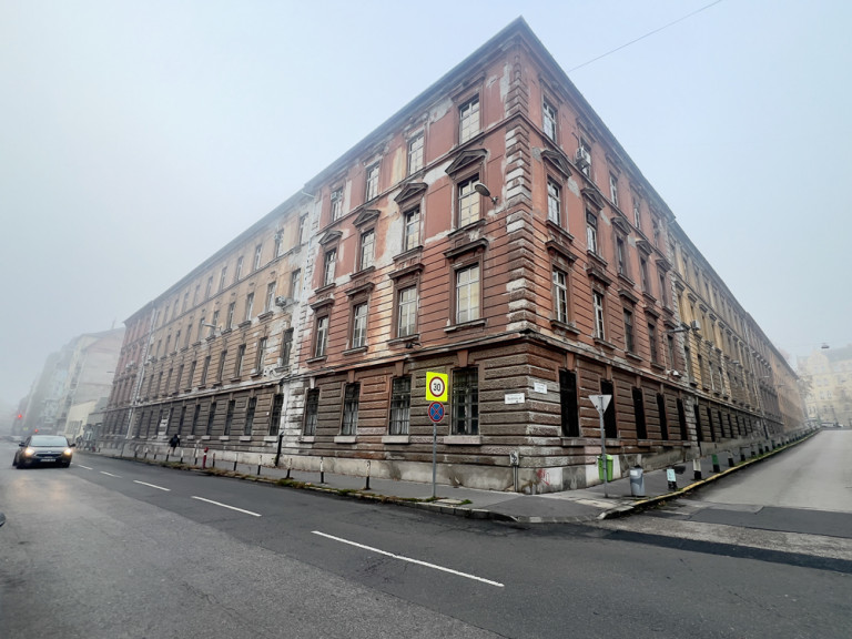 Vallatások, kínzások egykori helyszíne: a Hadik, majd Zalka Máté laktanya