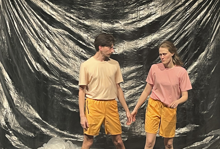 Milovits Hanna, Kovács Domokos: Fólia-fal 