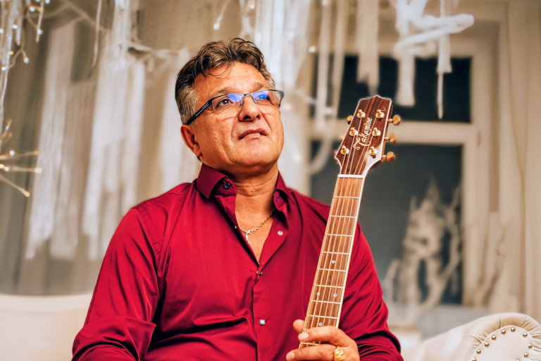 „Ahhoz, hogy társadalmi szinten változást érjünk el, még legalább száz évig kellene zenélnünk” 